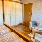 Zwei Stilvolle Gaestezimmer Mit Exklusivem Bad Habitación en casa particular Kelberg