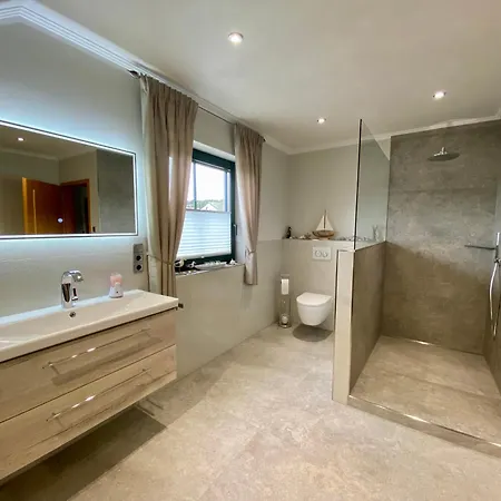 Zwei Stilvolle Gaestezimmer Mit Exklusivem Bad Habitación en casa particular